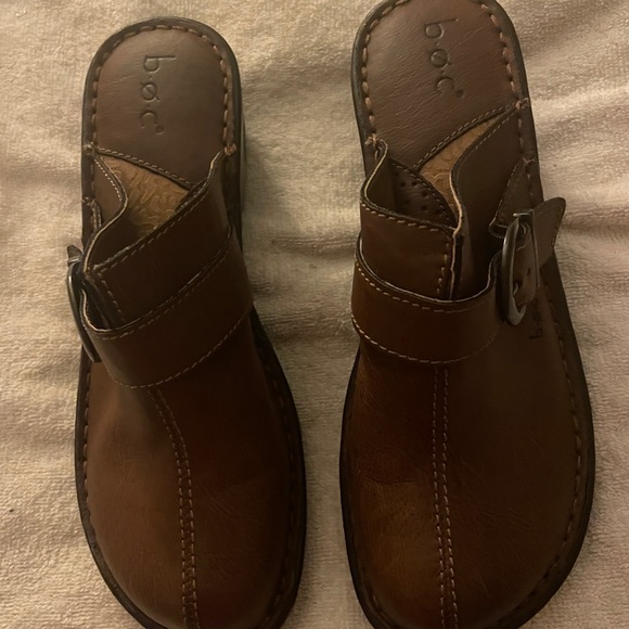 b.o.c Brown Clogs sz 7 - Picture 4 of 7